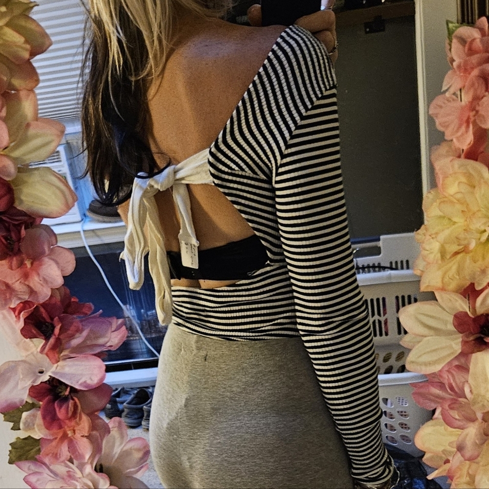 Backless body suit - Picture 3 of 3
